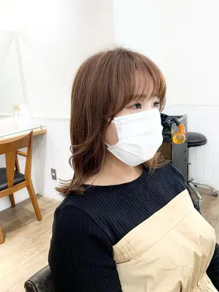 ミディアム カラー パーマ ヘアアレンジ メンズ キッズ ネイル マツエク・マツパ レイヤーカット／ 巻ける縮毛矯正のヘアスタイル