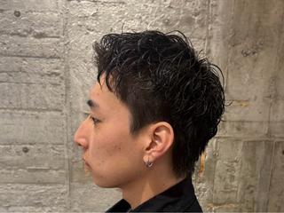 ショート パーマ メンズ 小笠原 栞菜のヘアスタイル