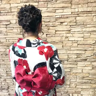 ミディアム カラー ヘアアレンジ ネイル 【サンバイエム】 公式のエステ・リラクイメージ