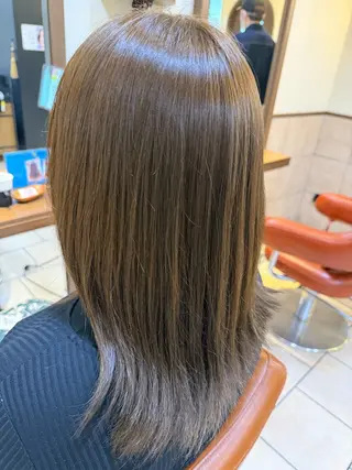 セミロング カラー 井上 琉菜のヘアスタイル