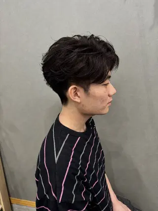 メンズ ✨ブリーチ無しWカラ ー・メンズ✨佐藤秀太のヘアスタイル