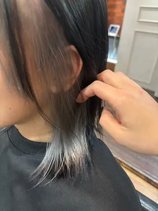 ミディアム カラー 西田 莉緒のヘアスタイル