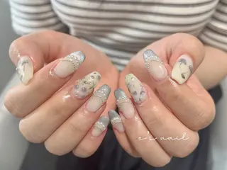 ネイル e’s nail Lumièreのネイルデザイン
