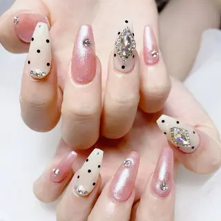 ネイル Elegant beautyトウのネイルデザイン