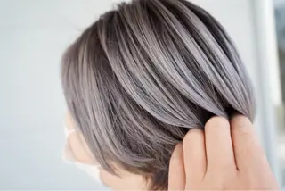 ショート カラー ヘアアレンジ lani ブリーチ /ダブルカラーのヘアスタイル