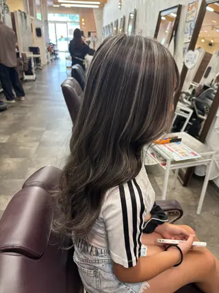 ロング 田中 沙也香のヘアスタイル