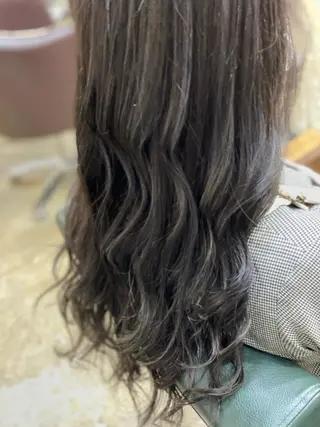 ロング カラー 勝河 怜楊のヘアスタイル