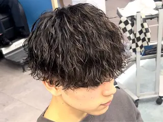 パーマ メンズ k jの眉毛・アイブロウイメージ