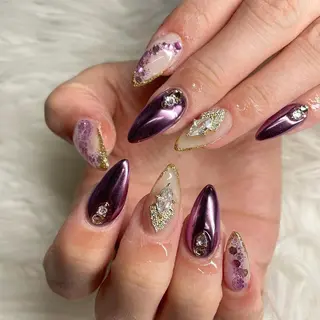 ミディアム ネイル Y. Sのネイルデザイン
