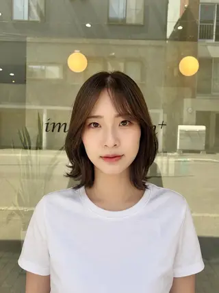 カラー 韓国ヘアケアブリーチ 莉奈のヘアスタイル