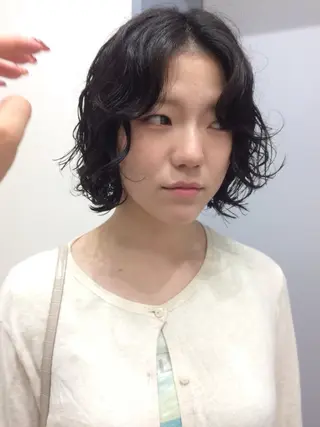 パーマ 杏華レイヤー/ パーマ/ハイトーンのヘアスタイル