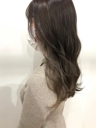 カラー white.梅田 デザインカラー🦄のヘアスタイル
