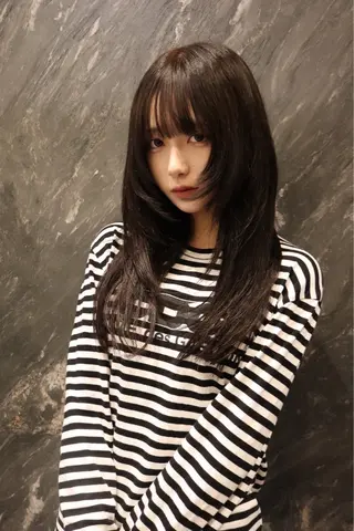 セミロング カラー レイヤー/ブリーチ iwamiya岩見谷のヘアスタイル