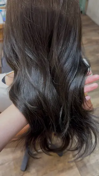 ロング 鈴木 夢麻のヘアスタイル