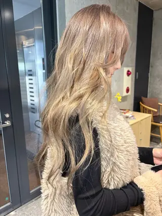 ロング カラー ブリーチカラーレイヤ ーカット🦋annaのヘアスタイル