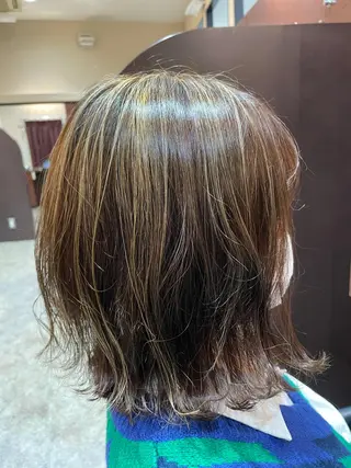 ミディアム 井上 真里奈のヘアスタイル