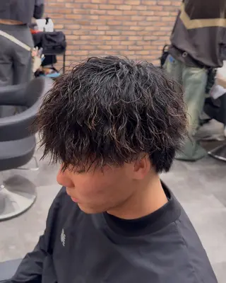 パーマ メンズ ツイスパ/シャドウ MANARUのヘアスタイル