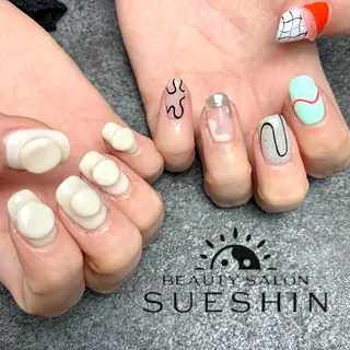 ミディアム ネイル S ueshinのネイルデザイン