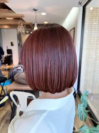 ミディアム カラー ツキダテ ユイのヘアスタイル
