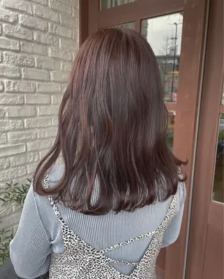 セミロング qpulaあいみ 透明感カラーのヘアスタイル