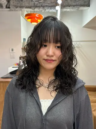 ミディアム ナナ/大阪心斎橋/ 海外レイヤーカットのヘアスタイル