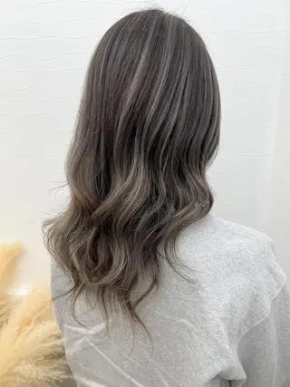 ロング カラー YURAGI🤍 SAEのヘアスタイル