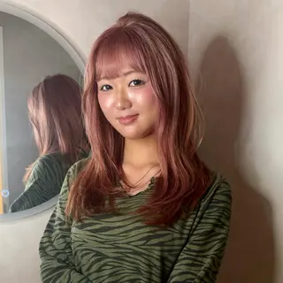 セミロング カラー Hinako🦋 ブリーチカラーのヘアスタイル