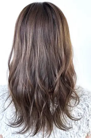 セミロング カラー suzuno／ Ributeのヘアスタイル