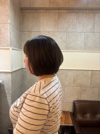 ミディアム 恩田 美波のヘアスタイル