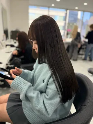 ロング カラー ラベンダー💜 グレージュ🩶のヘアスタイル