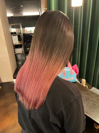 ロング 透明感カラー 大浦偉央のヘアスタイル