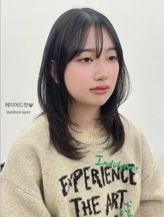 ミディアム 元平 未祐のヘアスタイル
