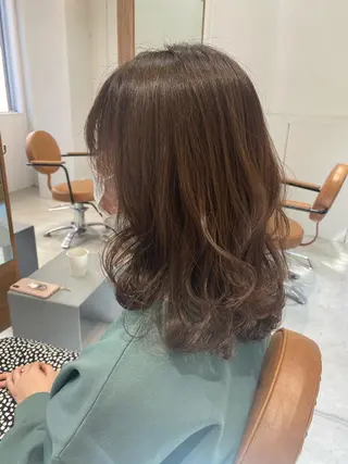 ミディアム カラー 似合わせレイヤー 阿波座/ふじむらのヘアスタイル