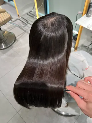 セミロング 福岡縮毛矯正✨️ ストレート 向井和輝のヘアスタイル
