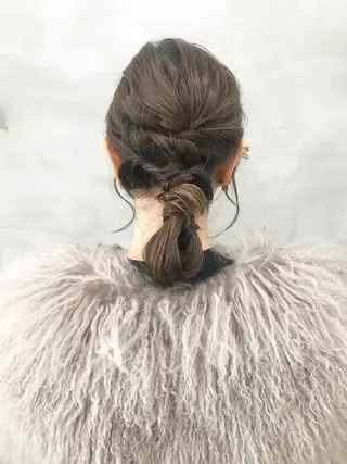 ヘアアレンジ 💓パーマ，💗 レイヤーカットのヘアスタイル