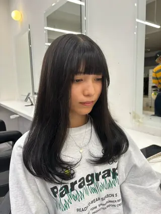 ミディアム 抜け感レイヤー︴ ニュアンスカラーのヘアスタイル