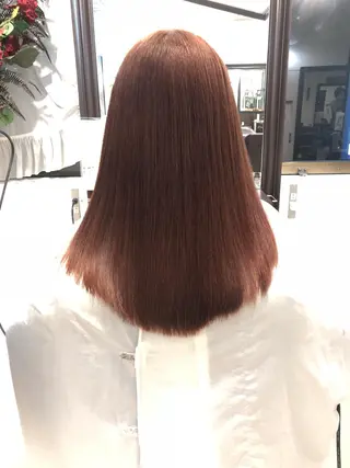 セミロング レイヤーカット 小山 悠のヘアスタイル
