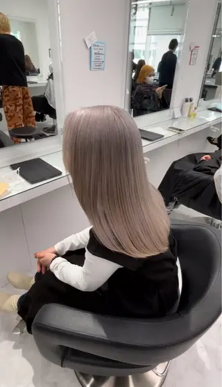 ロング カラー ヘアアレンジ ウルフカット×ハイ トーン職人🤍ゆうひのヘアスタイル