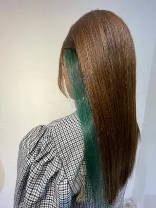 ロング カラー サワタ ミサのヘアスタイル