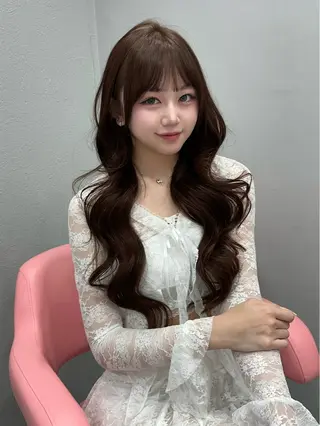 ロング カラー 𝑴𝑶𝑲𝑨渋谷 トレンド韓国ヘア🩷のヘアスタイル