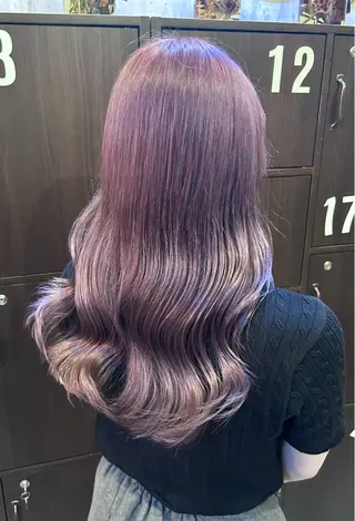 セミロング カラー 出川 結菜のヘアスタイル