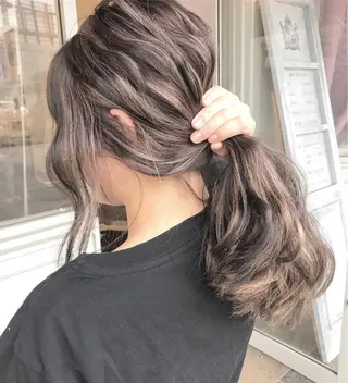 セミロング カラー ヘアアレンジ Mariana/ 鶴原-ハイライトのヘアスタイル