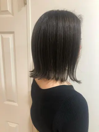 ミディアム カラー MIOベージュカラー 柔らかいカラーのヘアスタイル