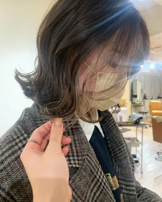 ミディアム カラー 本間 結衣のヘアスタイル