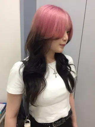 ロング カラー 杏華レイヤー/ パーマ/ハイトーンのヘアスタイル