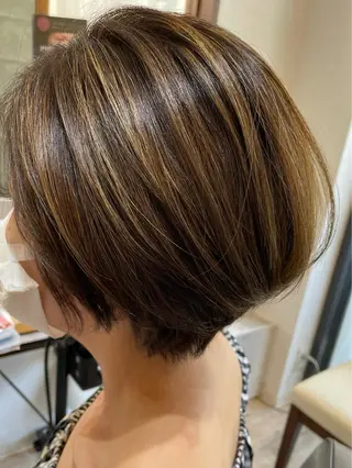 ショート カラー サワタ ミサのヘアスタイル