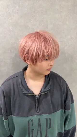 ショート カラー がわ/ハイレイヤー /ハイトーンカラーのヘアスタイル