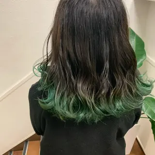 ミディアム カラー ヘアアレンジ サナ🌱 切りっぱなしボブのヘアスタイル