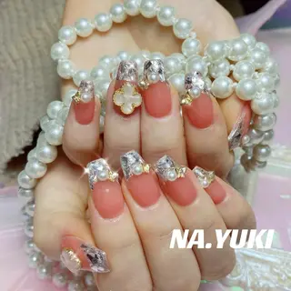 ネイル 🦋 Queenieのネイルデザイン