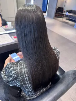 ロング KOUYU（ému） 伏見/カラーモデルのヘアスタイル